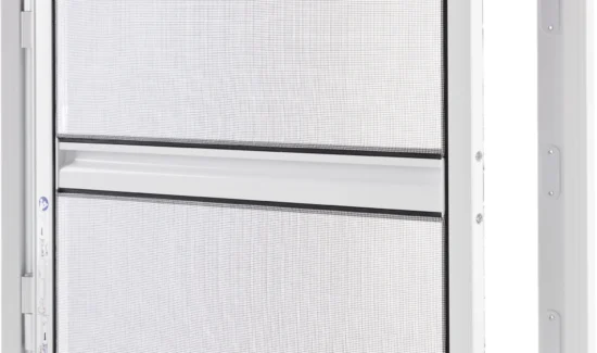 Insektenschutzfenster von Warema mit weißem Rahmen und Netz