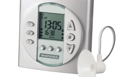 Digitaler Zeitsteuerungsschalter von Warema mit Saugnapf